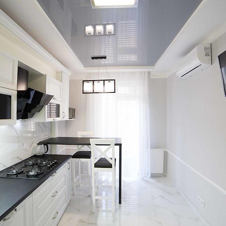 Leogrand Apartments On Kulisha 36 Lviv Exterior foto