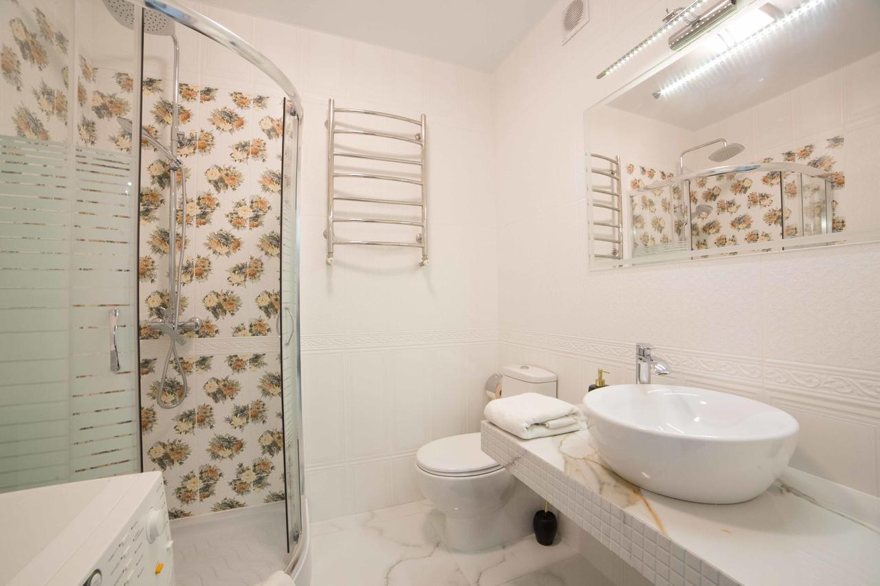 Leogrand Apartments On Kulisha 36 Lviv Exterior foto